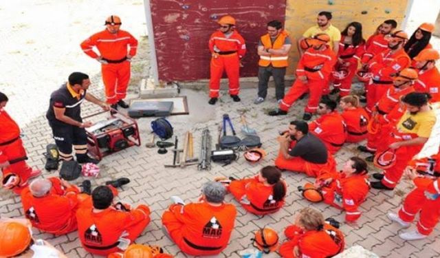 İzmir ezan vakitleri: 28 Ocak namaz saatleri kaçta?