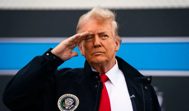 Trump’tan Zelenskiy’e sert eleştiri: Seçime gitmeyen bir diktatör!