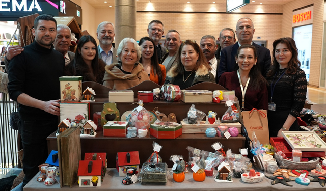 İzmir Gaziemir'de kadınların el emeği ürünleri Sevgililer Günü Sergisi’nde!