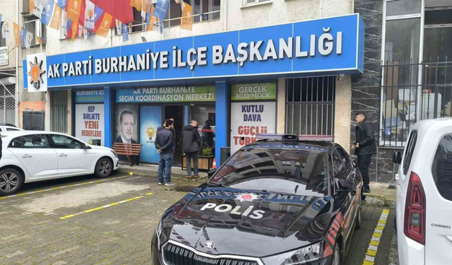 AK Parti İlçe Başkanlığı binasına taşlı saldırı!