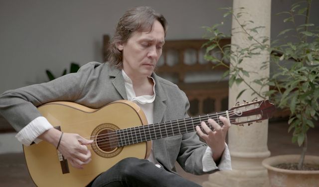 Grammy ödüllü sanatçı gitarist Türkiye'ye geliyor