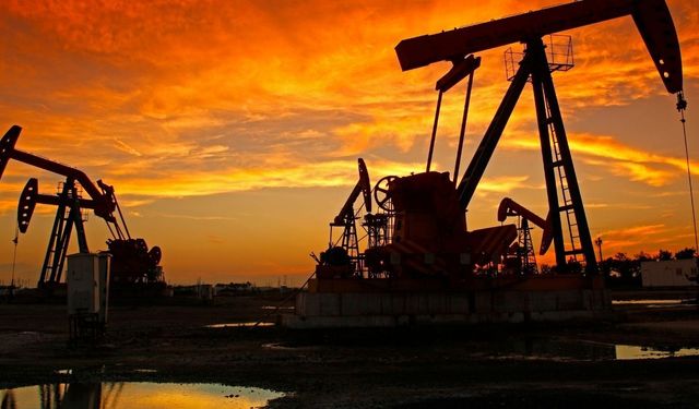 Brent petrolde yıl sonu beklentilerinde büyük fark