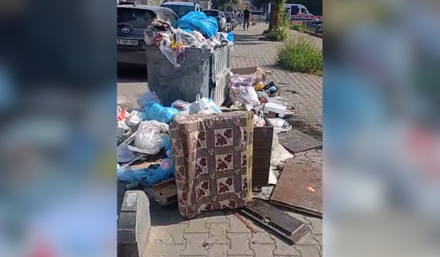 Çiğli'de kaldırımlar çöplerle doldu: Kriz son bulsun!