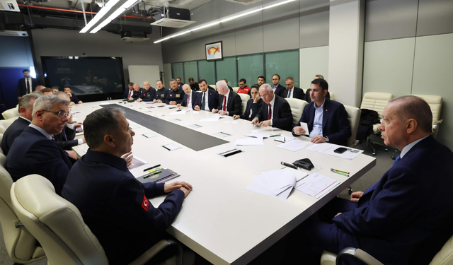 Cumhurbaşkanı Erdoğan'dan deprem açıklaması: "Can kaybı yok, tüm birimler teyakkuzda"