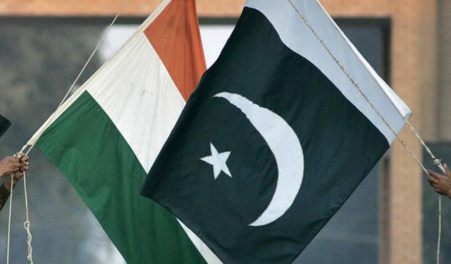 Hindistan ve Pakistan vizeleri iptal etti