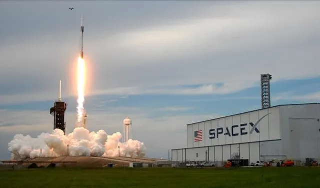 SpaceX tarihin en büyük halka arzına hazırlanıyor: Hedef 75 milyar dolar