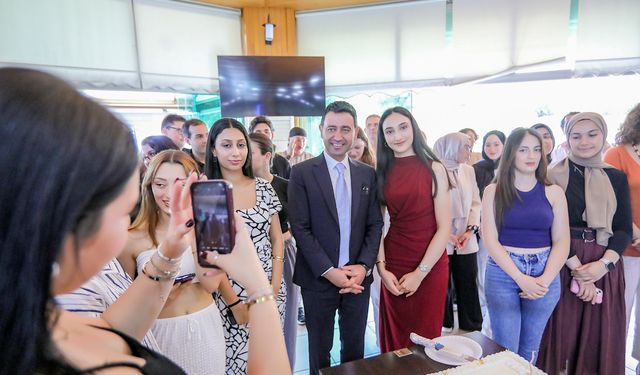 Bayraklı’da YKS öncesi öğrencilere moral buluşması