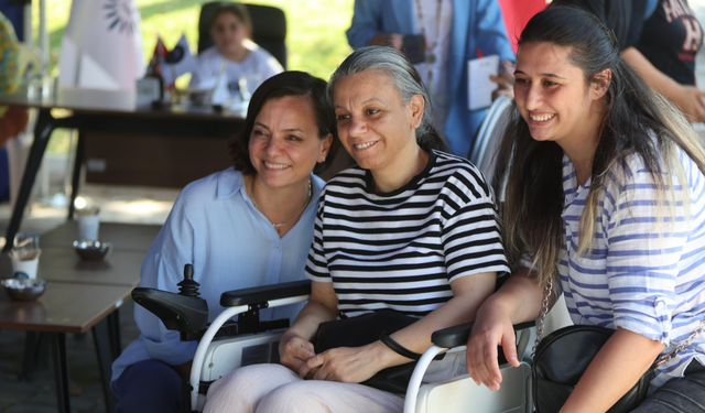 Karabağlar Belediye Başkanı Helil Kınay’ın ofisi Barış Mahallesi’ndeydi