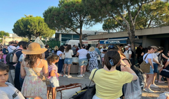 Yunan adaları turizm yoğunluğu nedeniyle alarm veriyor