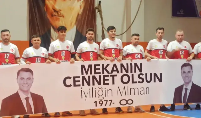 Manisa başkanını unutmadı: Ferdi Zeyrek’e pankartlı vefa