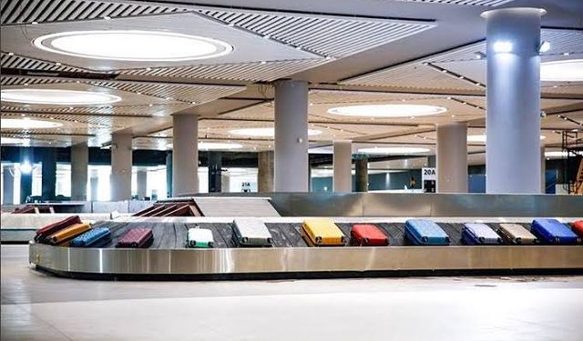 İzmir uçağında şok: Evcil hayvan kafesten kaçtı