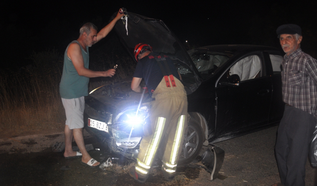 Ödemiş'te iki otomobil çarpıştı: 4 kişi yaralandı