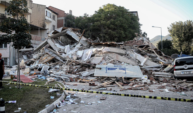 Sındırgı'da üç ayda 17 bin deprem oldu
