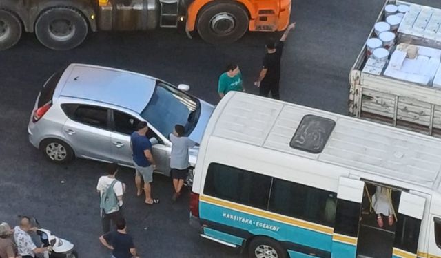 Çiğli’de maddi hasarlı trafik kazası