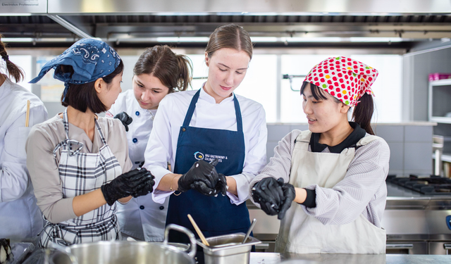 Japon öğrencilere Türk mutfağı dersi!