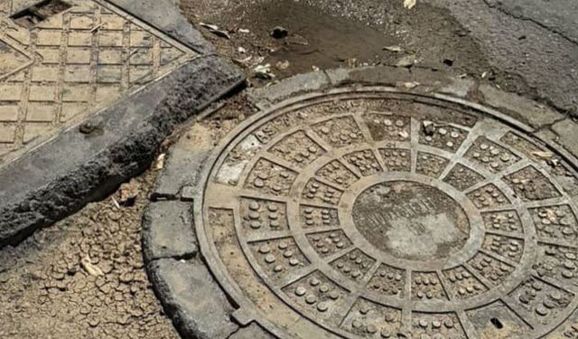 Gaziemir’in en işlek yolunda çökme tehlikesi