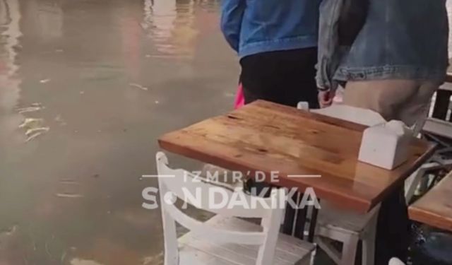 Karşıyaka’da sağanak sonrası sokaklar göle döndü