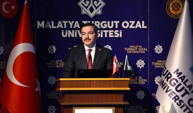 Türkiye’nin ilk uzay mühendisi, geleceğin mühendislerine ilham verdi