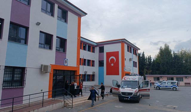 15 öğrenci yangın tüpündeki kimyevi tozdan etkilendi