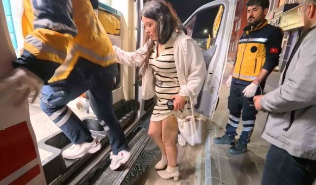 Kıskançlık krizi: Erkek arkadaşının görüştüğü kadını bıçakladı