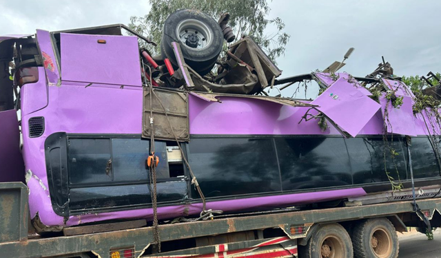 Otobüs Nehre Düştü: 13 Ölü, 24 Yaralı