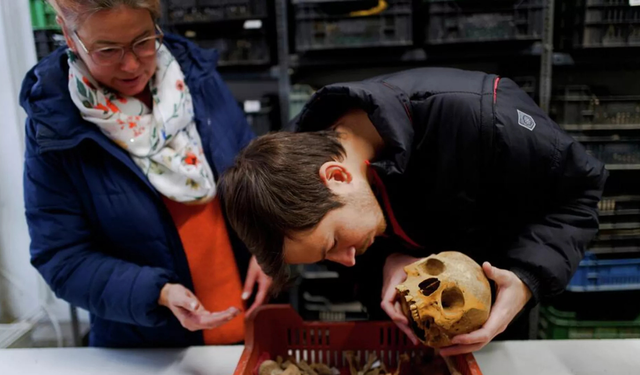 Budapeşte’de 1700 yıllık sır: Mührü bozulmamış Roma lahdi açıldı