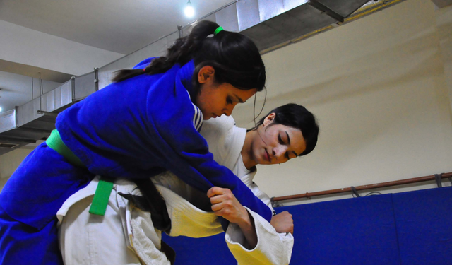 Sokak kavgası milli judocu yaptı: Ayla Akkaya’nın başarı hikayesi