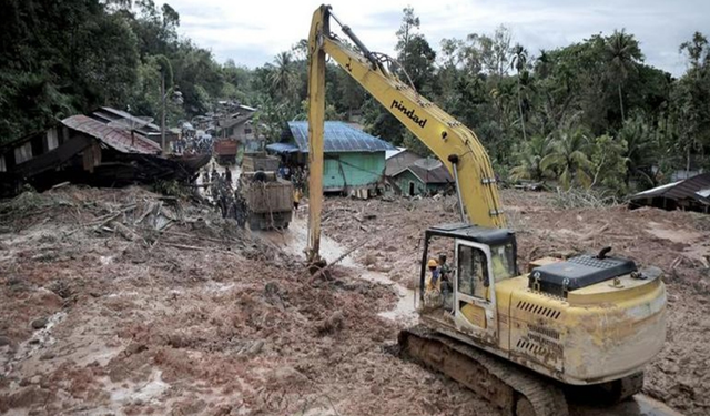 Endonezya’da sel felaketinde can kaybı 316’ya yükseldi