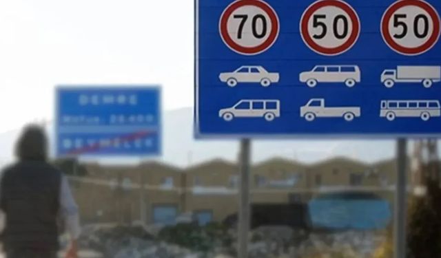 Hız sınır limitine dair tabelalar kaldırıldı