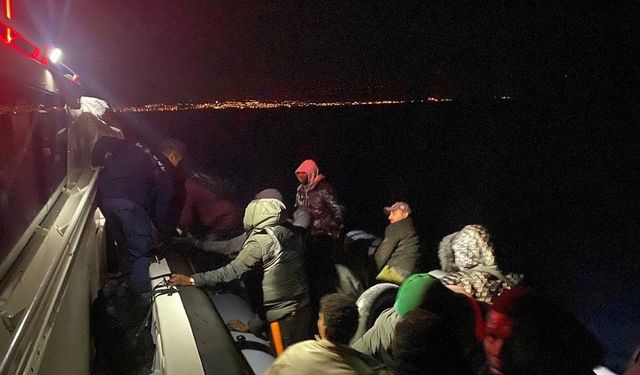 İzmir açıklarında peş peşe göçmen operasyonu: 43 kişi kurtarıldı