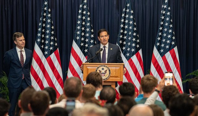 ABD, Afgan pasaportlulara vizeyi askıya aldı