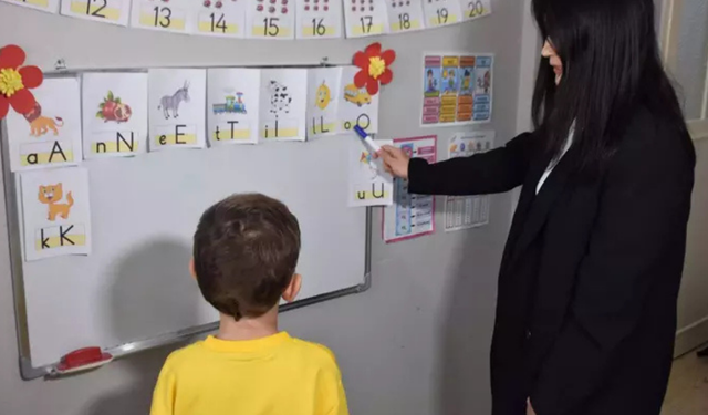 Beyin tümörüyle mücadele eden Ahmet’e evde eğitim desteği