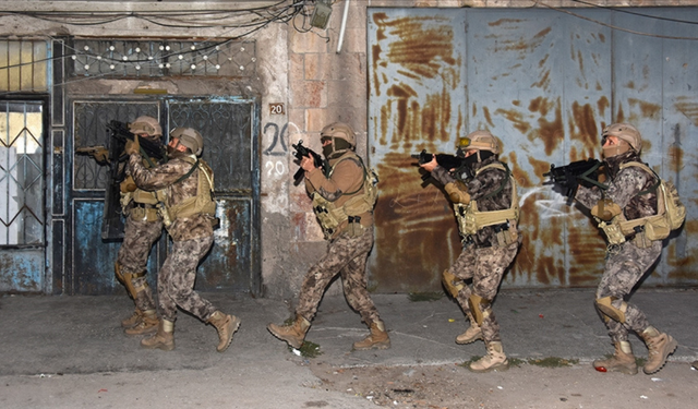 18 ilde eş zamanlı siber suç operasyonu: 346 gözaltı