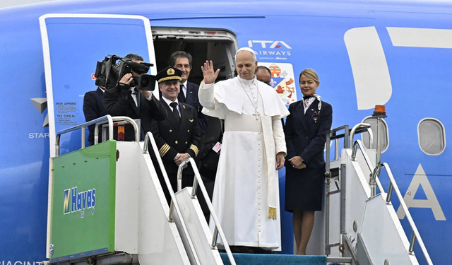 Papa 14. Leo İstanbul ziyaretini tamamlayıp Türkiye’den ayrıldı