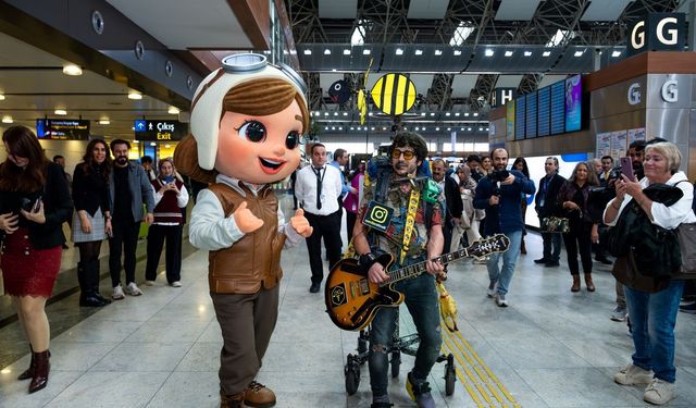 SAVVy, havalimanlarında kullanılan ilk üretken yapay zeka asistanı olarak 1. yılını kutladı