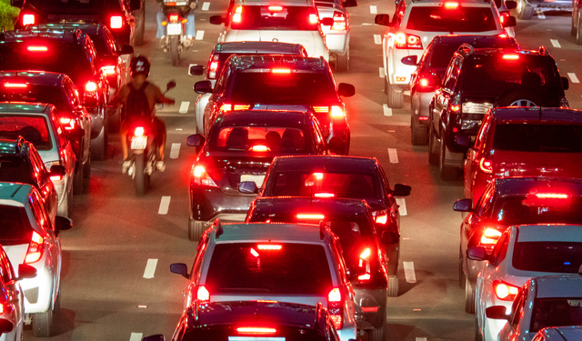 İzmir'de araç sayısı son 1 yılda nasıl değişti?