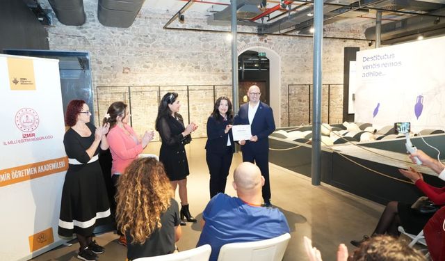 İzmir'de ‘‘Felsefe ve Düşünce Akademisi’’  gerçekleştirildi