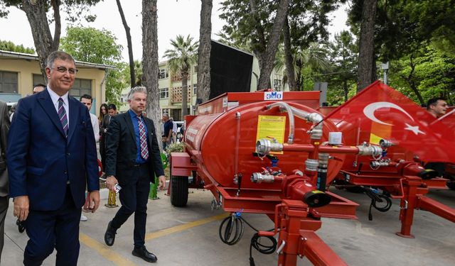 İzmir Büyükşehir'in dağıttığı su tankerleri yangınlara müdahalede önemli rol oynadı