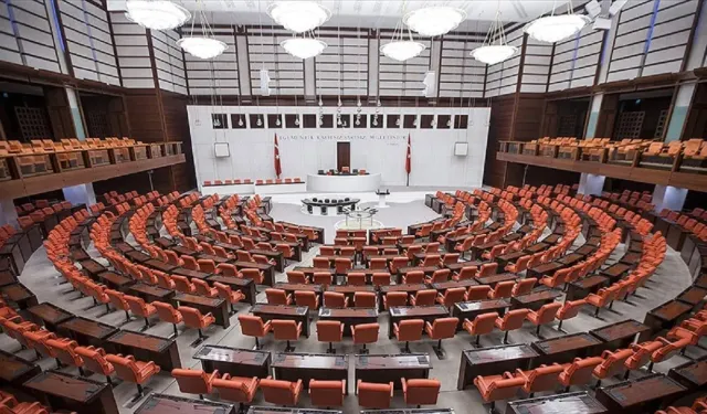 Öğrenci affı teklifi Meclis'te: İlişiği kesilen üniversite öğrencilerine geri dönüş yolu açılıyor