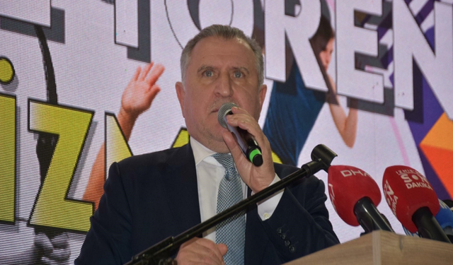 Bakan Bak: İzmir'den yeni şampiyonlar istiyoruz