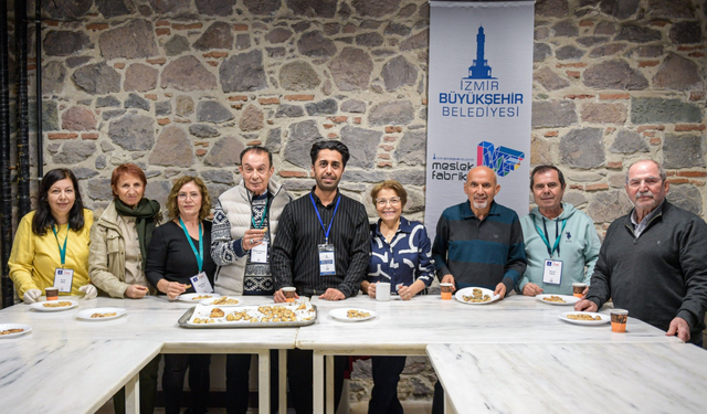 İzmir Büyükşehir Belediyesi, 60 yaş ve üstü yurttaşları unutmuyor