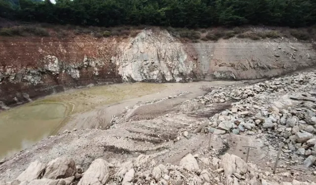 İzmir’de su krizi günden güne artıyor: Balçova ve Gördes barajlarında su tükendi
