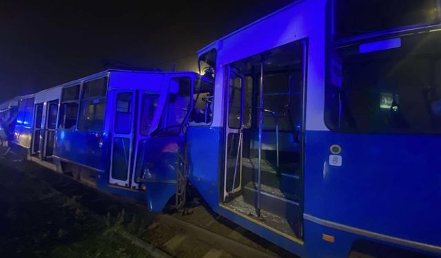 Polonya’da tramvay çarpışması: 2’si ağır 35 kişi yaralandı