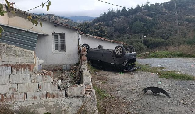 Savrulan otomobil evin duvarına çarptı: 1 kişi yaralandı