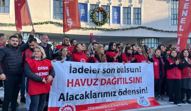 İzmir’de Büyükşehir işçilerinden 4'üncü günde yarım gün iş bırakma eylemi