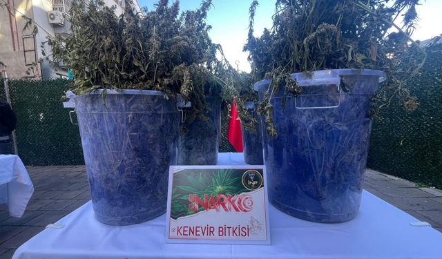 İzmir’de 3 milyon 166 bin sentetik ecza ele geçirildi