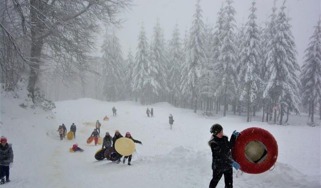 Uzmanlar uyardı: Kartopu savaşları kas ve eklemleri tehdit ediyor