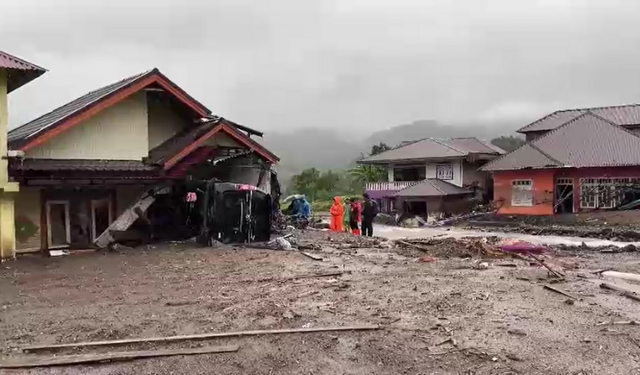 Sumatra’daki sel ve heyelanlarda can kaybı 600’ü aştı