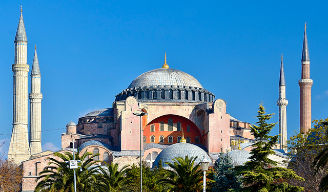 Diyanet'in 2026 yılı bütçesi 174 milyar TL olarak AK Parti ve MHP milletvekillerinin oylarıyla komisyon geçti