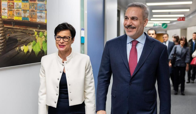 Dışişleri Bakanı Fidan, AB Komiseri Kos ile görüştü